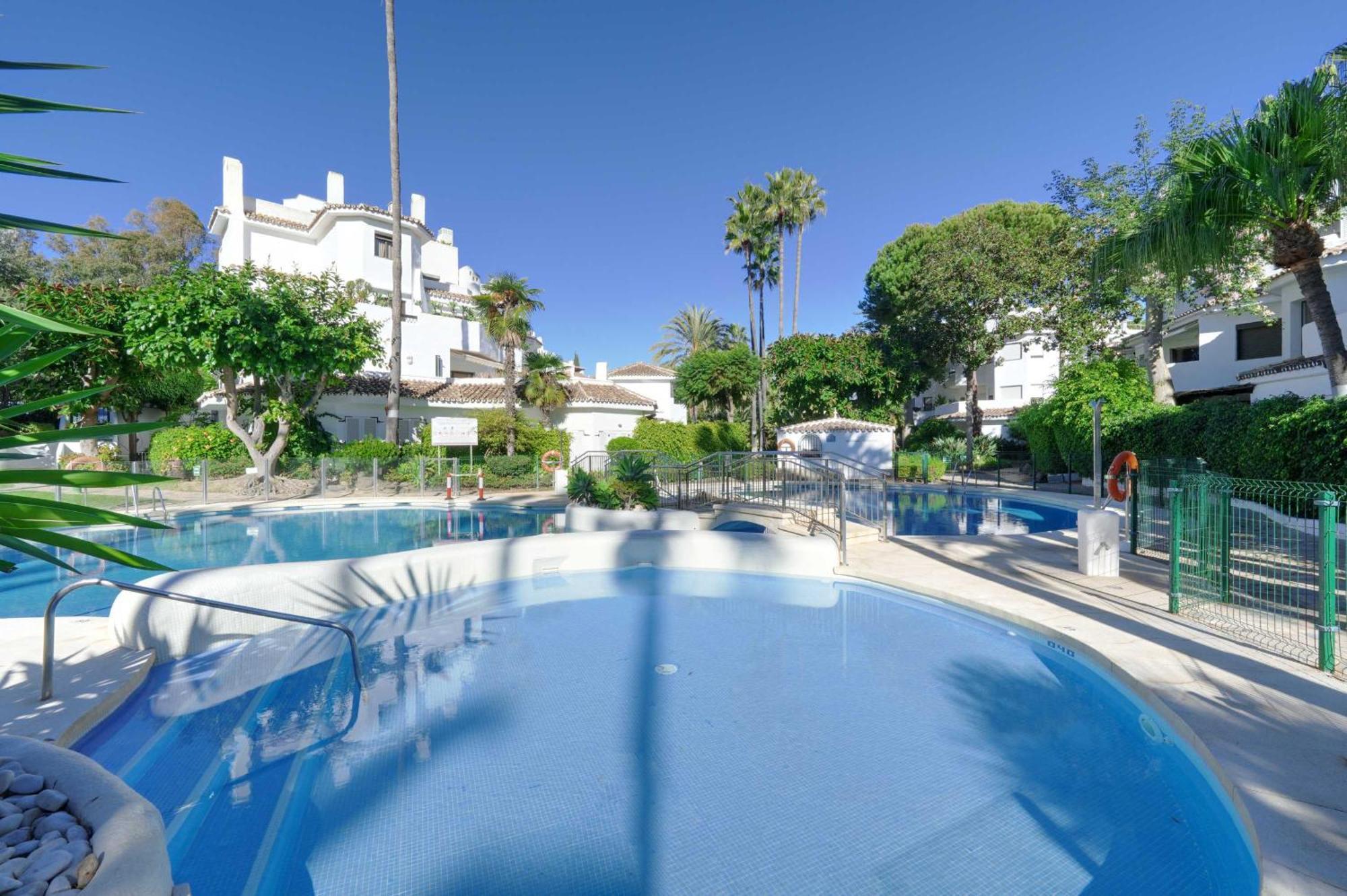 1104 First Line Beach Apartment Golden Beach Pool Marbella Exterior photo