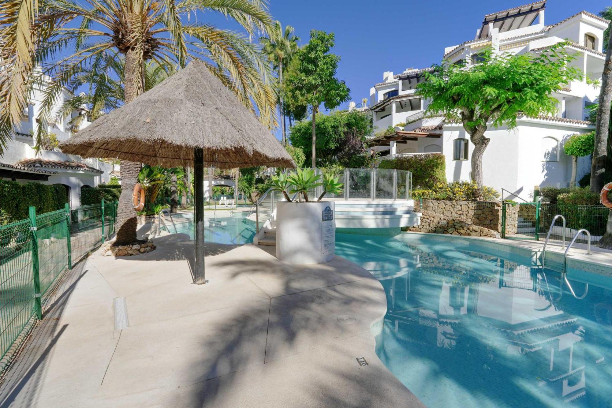 1104 First Line Beach Apartment Golden Beach Pool Marbella Exterior photo